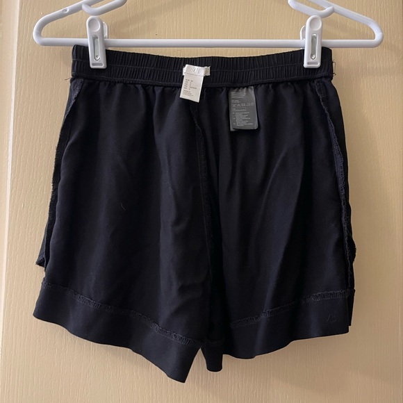 ❤️❤️H&M shorts ❤️❤️ - Picture 4 of 7